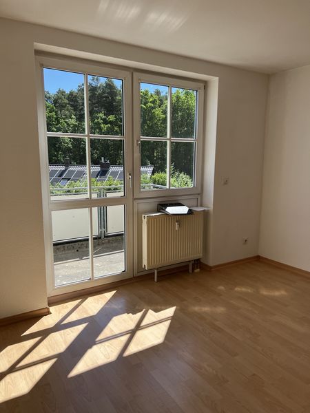 Ruhige, helle 2-Zimmer-Wohnung mit Blick in die Natur
